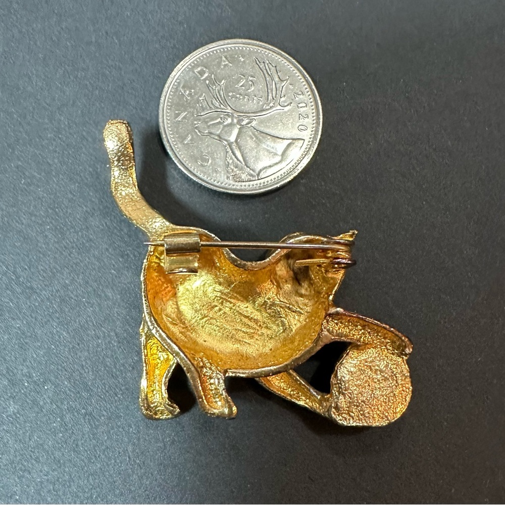 Vintage Gold-Tone Cat Brooch with Faux Pearl Ball - Picture 4 of 5